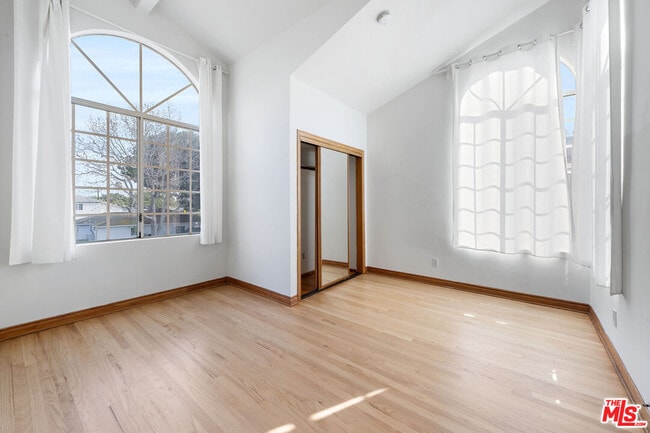 Building Photo - 2823 Coolidge Ave