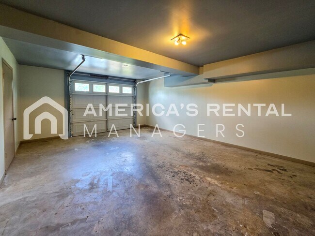 Building Photo - 3100 Apple Valley Ln