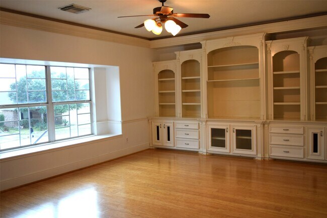 Building Photo - 4911 Dwarf Honeysuckle Ct