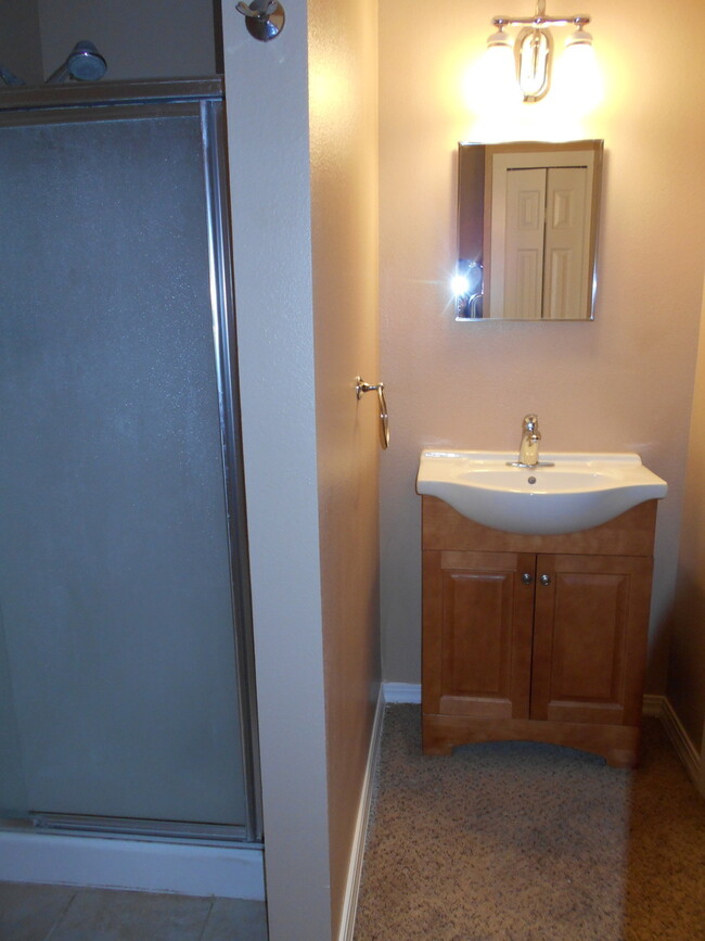 Building Photo - 3BR/2BA home.
