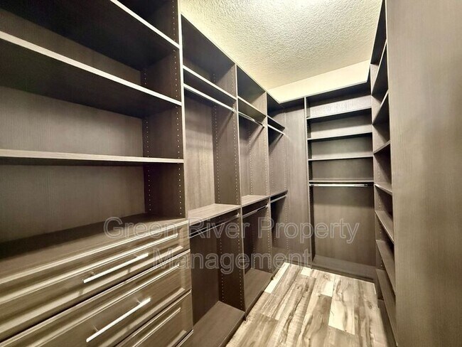 Building Photo - 11251 Campfield Dr