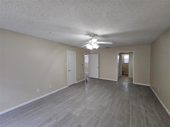 Building Photo - 13517 Woodchester Dr