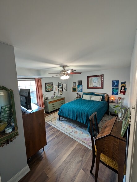 Primary BR with private bath - 12709 Gordon Blvd