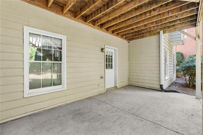 Building Photo - 1440 Grovehurst Dr