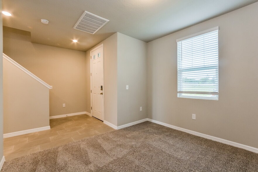 Building Photo - 1510 Branchwood Ln
