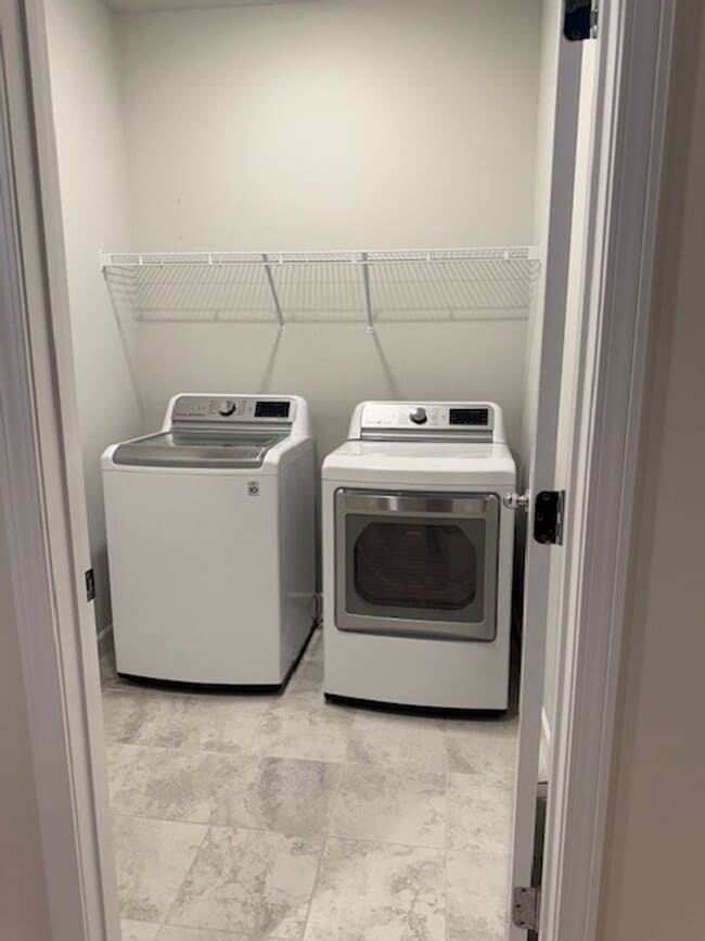 Building Photo - *END UNIT ROLESVILLE TOWNHOME*