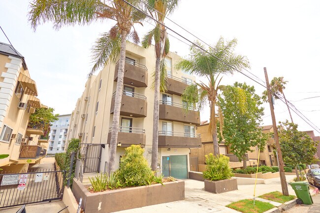 Building Photo - 1632 N Formosa Ave