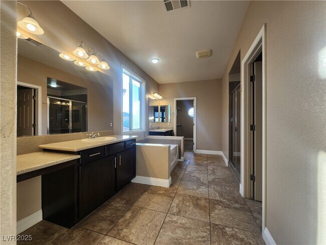 Building Photo - 7426 Matilda St