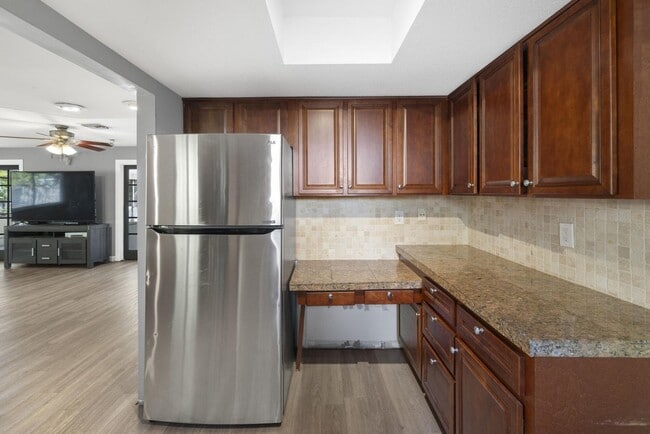 Building Photo - 6918 Tradewind Way