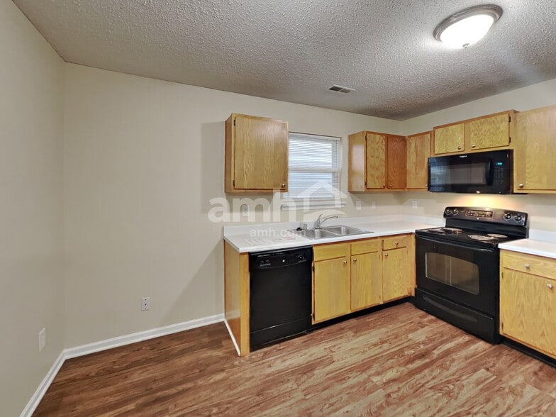 Building Photo - 414 Polaris Dr