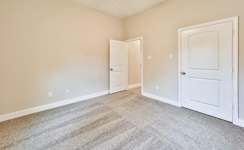 Building Photo - 1035 Carson Dr