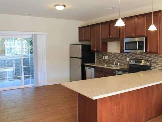 Building Photo - Contemporary 3BD/3.5 BA townhome available near NCSU – Furnished or Unfurnished option offered!