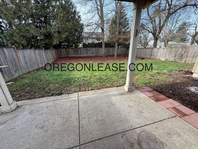 Building Photo - 3 bed 2 bath West Eugene Home