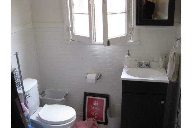 Bathroom - 409 S Cochran Ave