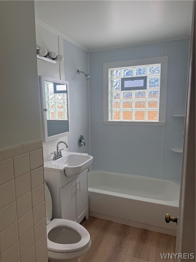 Building Photo - 156 Hoover Ave