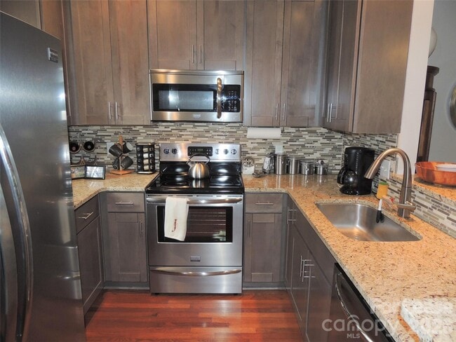 Building Photo - 222 S Torrence St