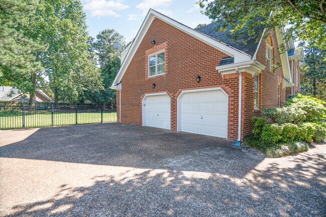 Building Photo - 2617 All Saints Ct