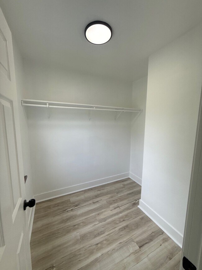 Building Photo - 7209 Brookcrest Dr