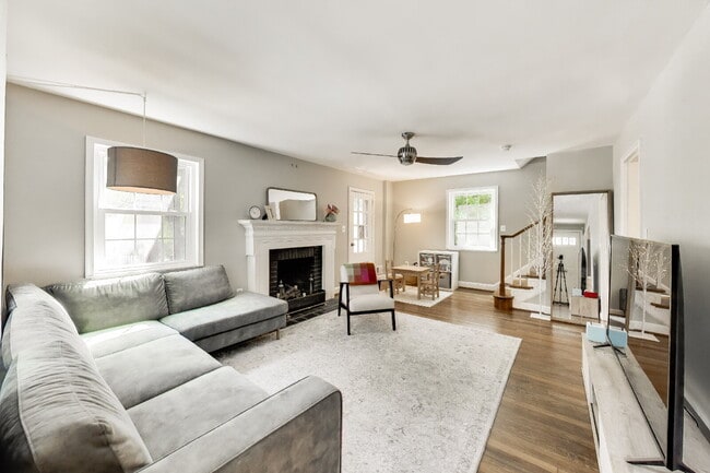 Building Photo - Classic Brick Colonial in the Heart of Berkshire