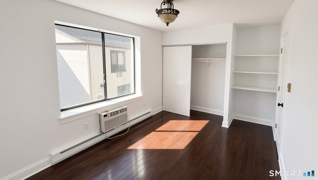 Building Photo - 84 Taylor Ave