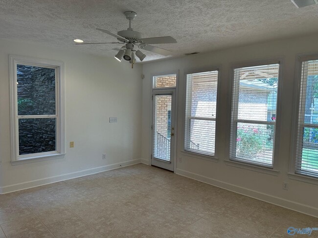 Building Photo - 100 Gray Run Dr