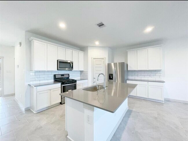 Building Photo - 28938 Yulee Mill Dr