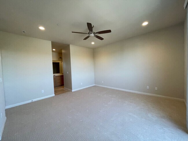 Building Photo - 534 Camden Yards Wy