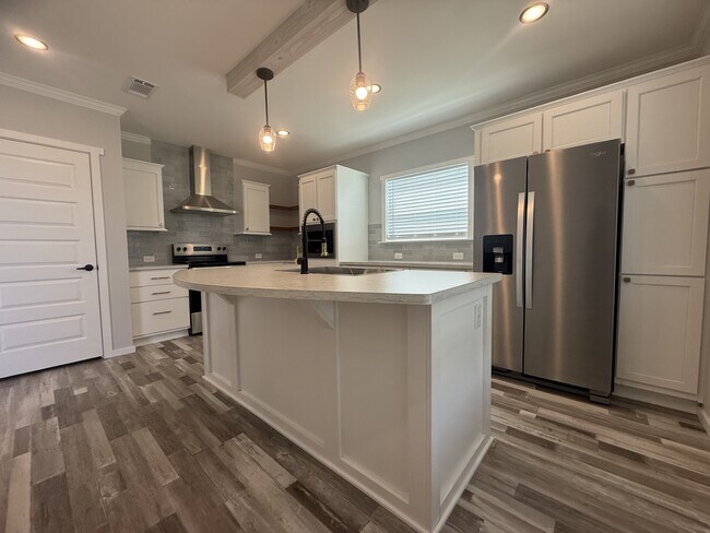 Building Photo - 5715 Camelford Dr