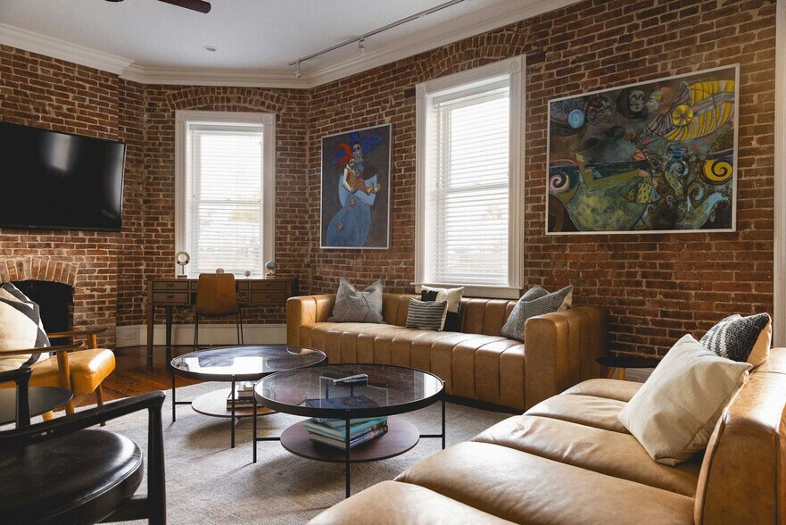 Building Photo - 536 Fleming St