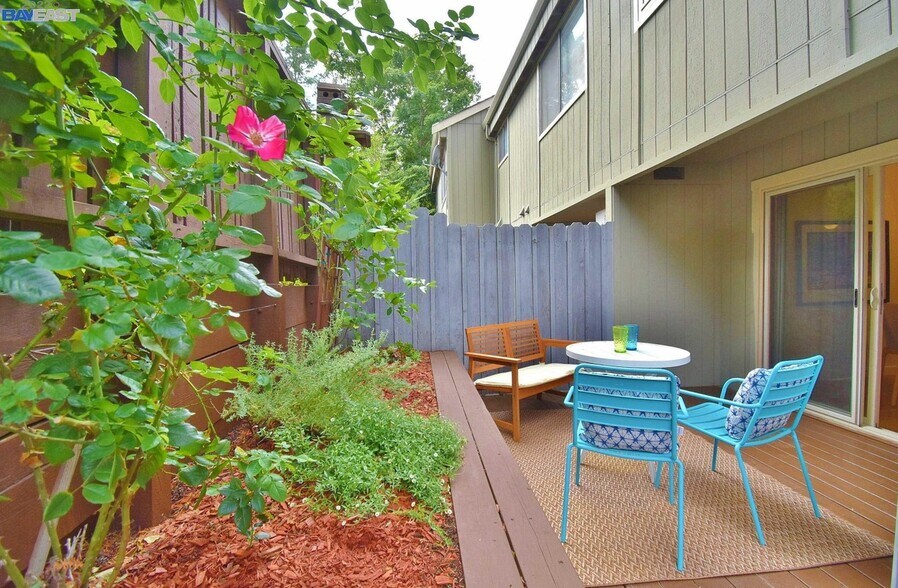 Building Photo - 111 Ascot Ct