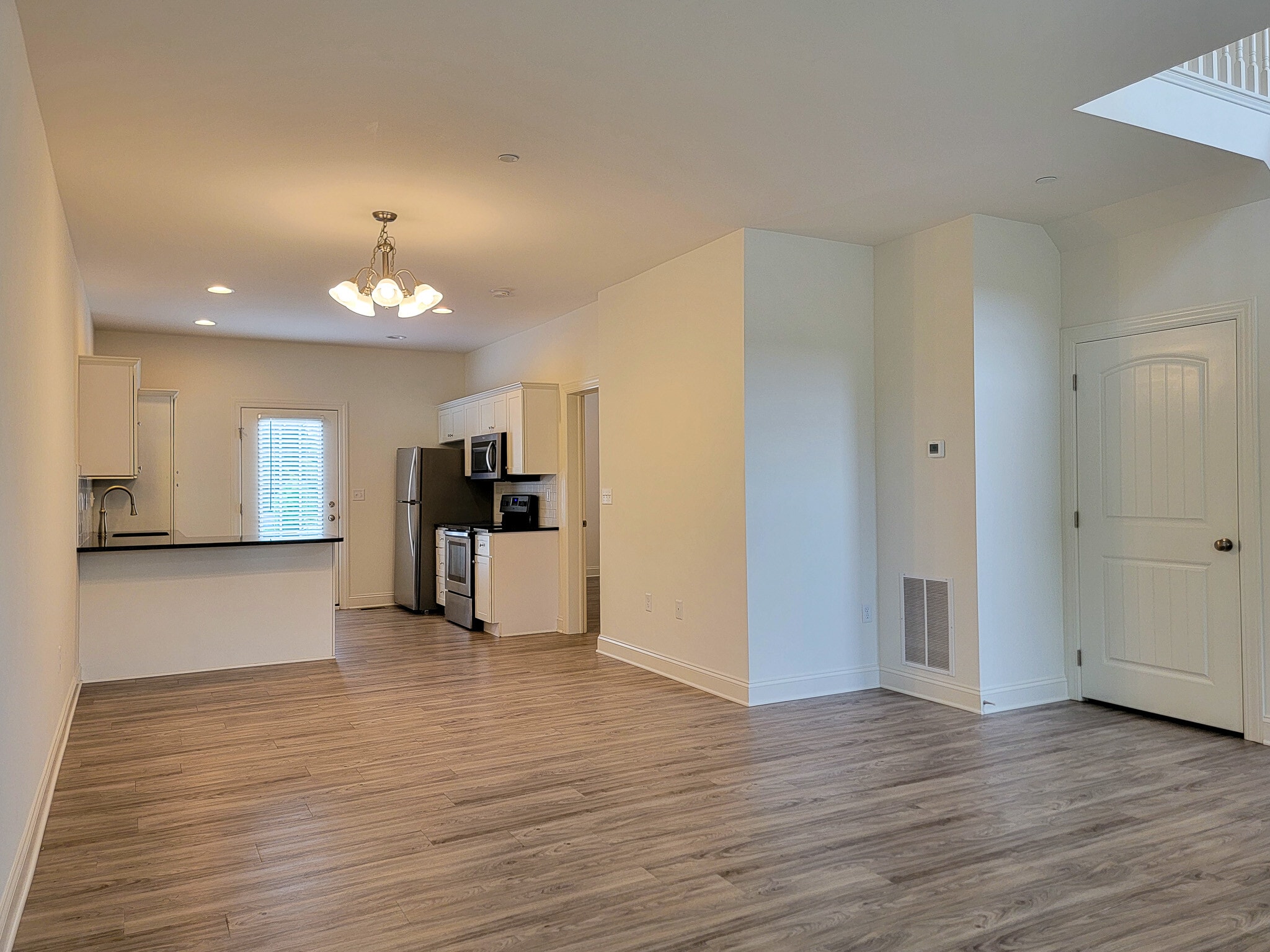 Building Photo - 642 Brentwood Dr
