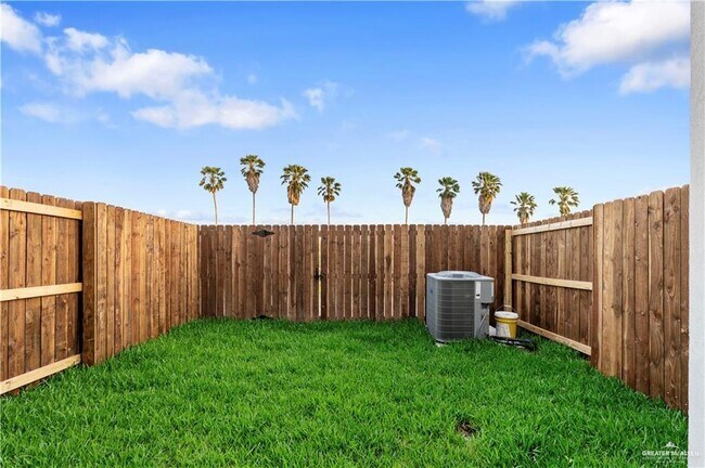 Building Photo - 3500 Vanessa Ln