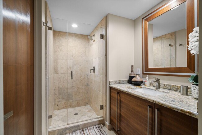 Building Photo - 333 Las Olas Way