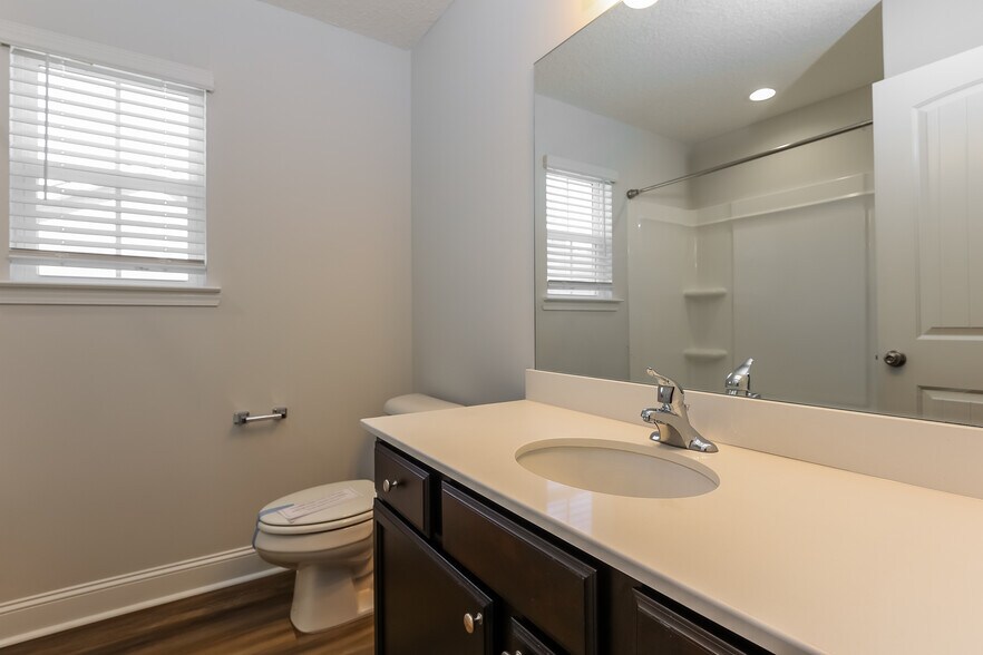 Building Photo - 118 Chaffseed Cir