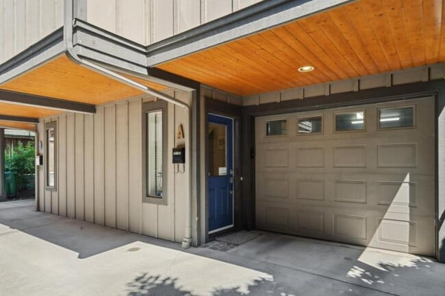 Building Photo - 2 bedroom in Seattle WA 98103