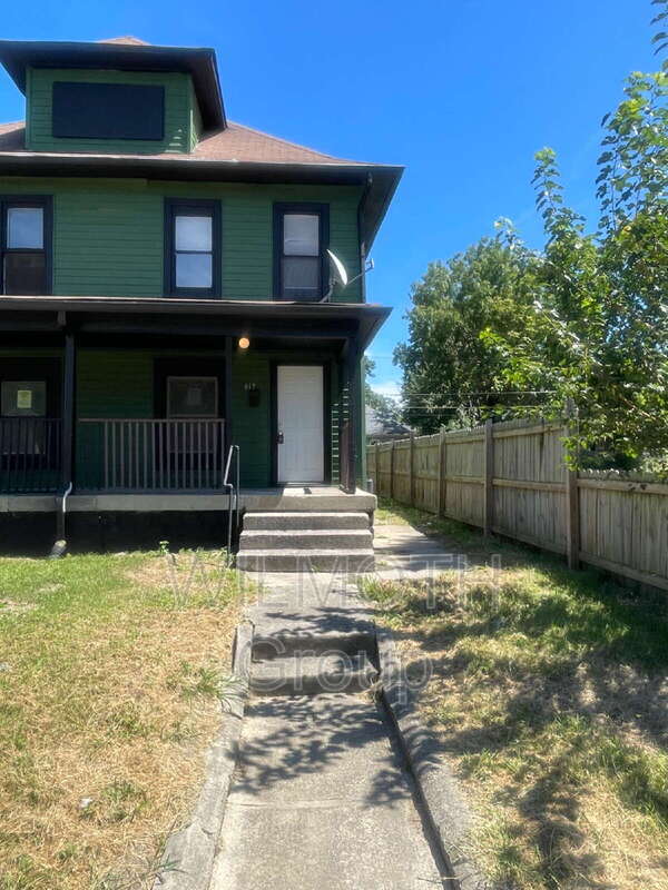 Primary Photo - 613 N Tacoma Ave