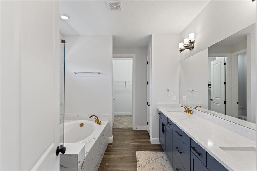 Building Photo - 4022 Large Leaf Ln