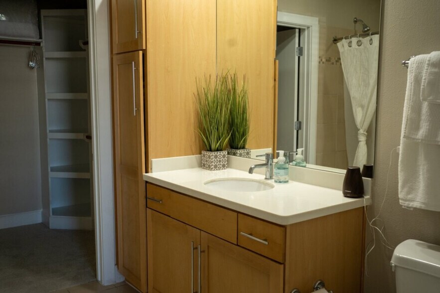 Building Photo - 791 Town and Country Blvd