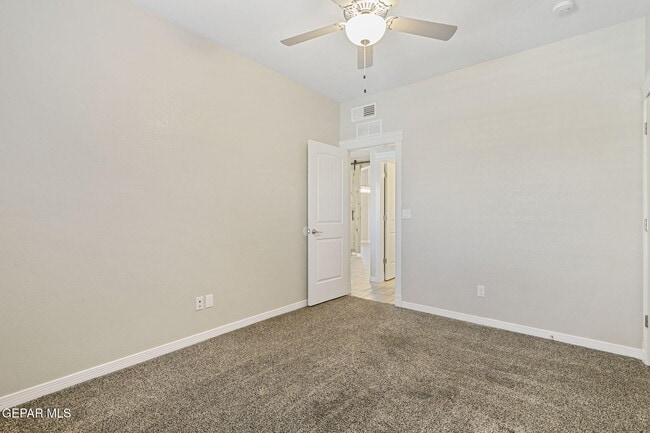 Building Photo - 14832 Sunny Land Ave