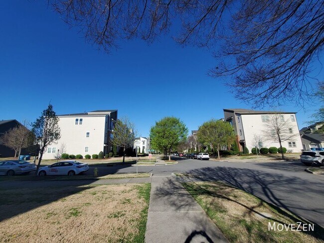 Building Photo - 1619 Pat Garrett St