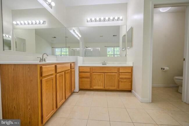 Building Photo - 8324 Tenbrook Dr