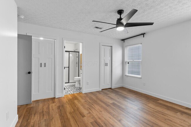 Building Photo - 2641 River Look Dr