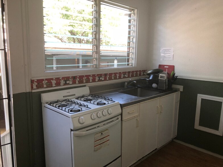 Building Photo - 1302 Kinau St