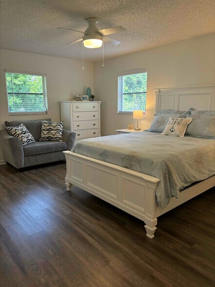 Building Photo - 2022 Royal Palm Dr