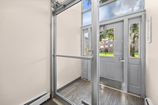 Building Photo - 729 Cedarwood Terrace