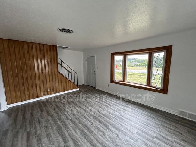 Building Photo - 4893 Burkhardt Rd