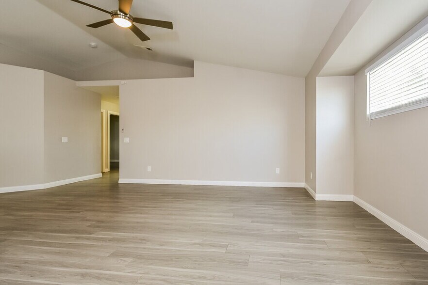 Building Photo - 5533 Soft Whispers St