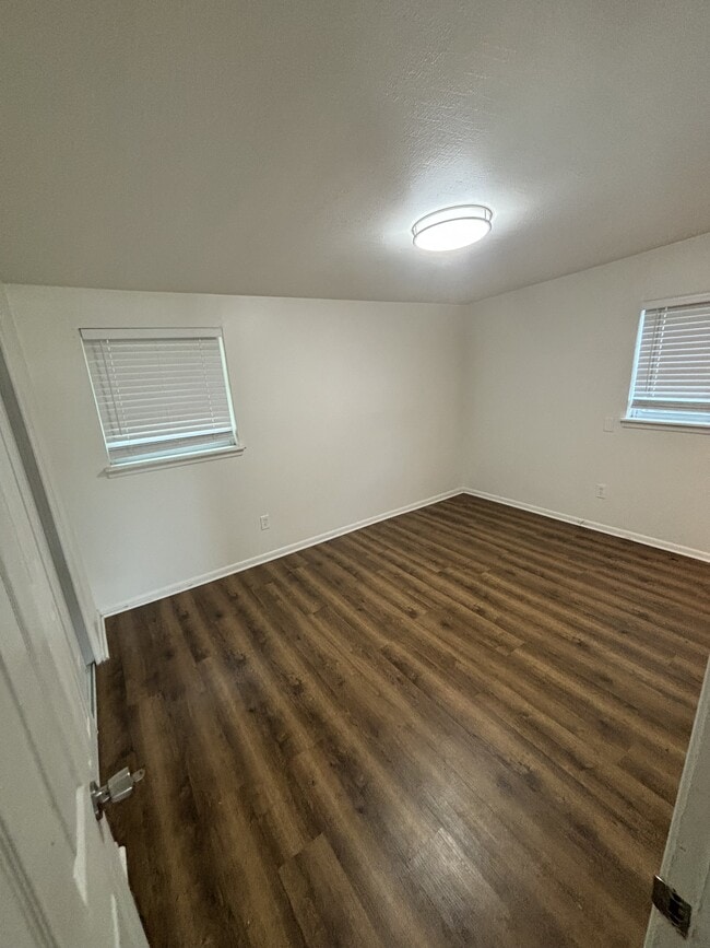 Building Photo - 2219 Belle Vue Way