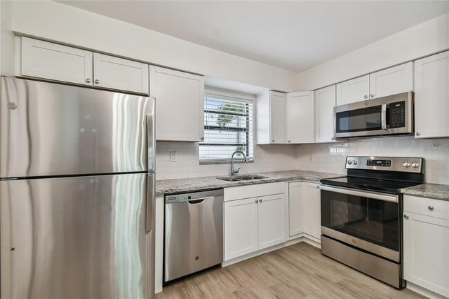 Building Photo - 3810 W Cleveland St