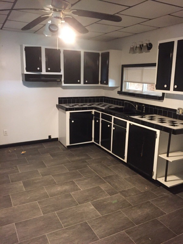 Building Photo - 713 S Maple St